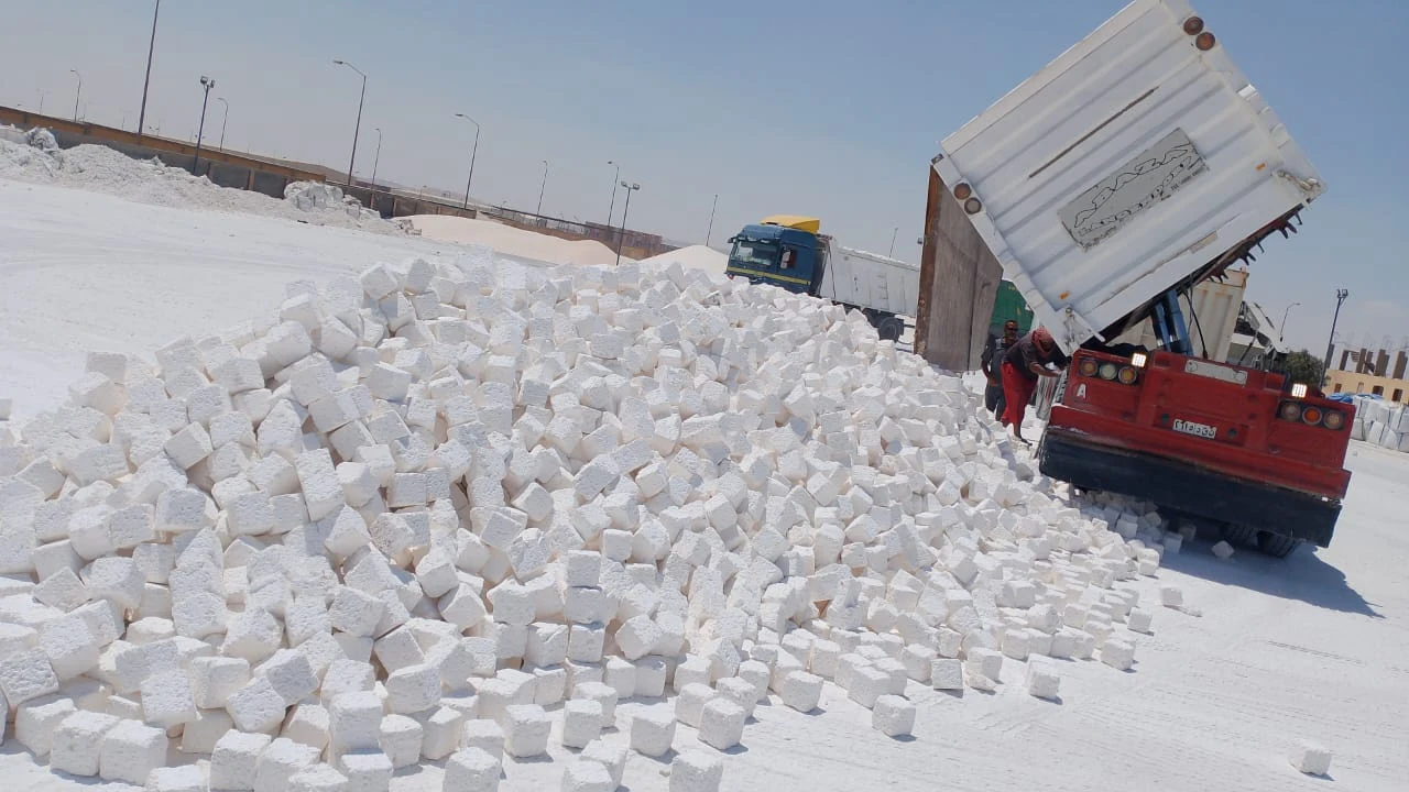 White Egyptian limestone bricks for calcium carbonate grinding